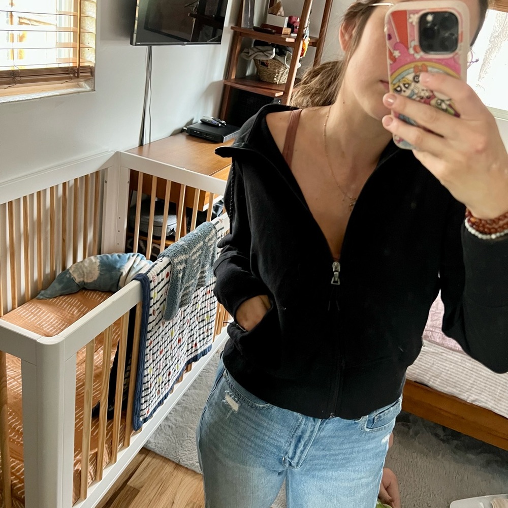 * free bundle add on item* Old navy black zipper hoodie
